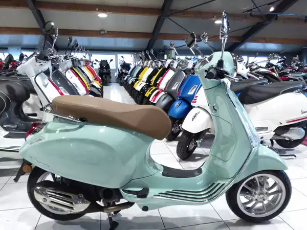 Vespa Primavera 50 VERT MENTHE - Photo 1
