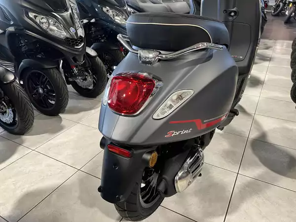 Vespa Sprint S 125 GRIS MATT - Photo 2