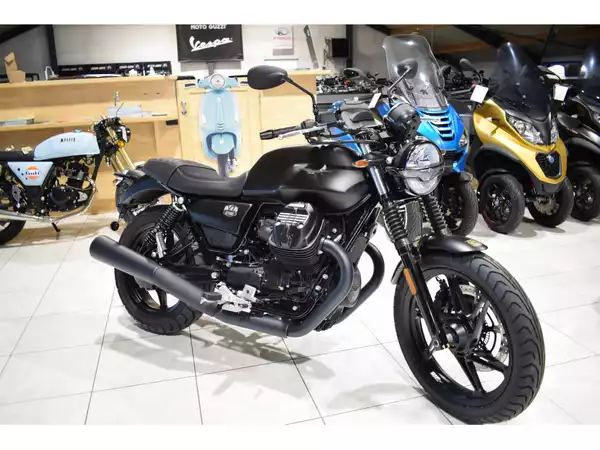 Moto Guzzi V 7 STONE - Photo 3
