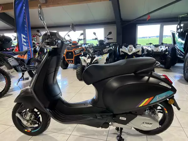 Vespa Primavera 125 S - Photo 3
