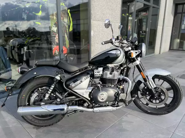 Royal Enfield Super Meteor 650 Gris Interstellaire - Photo 1
