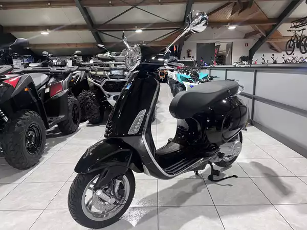 Vespa Primavera 50 - Photo 2