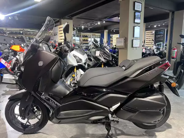 Yamaha X-Max 300 TECH MAX + - Photo 3