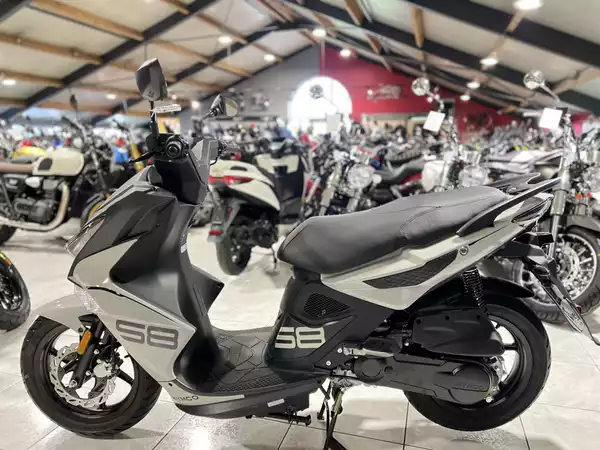 Kymco Super 8 R Classe B 45km/h - Photo 3