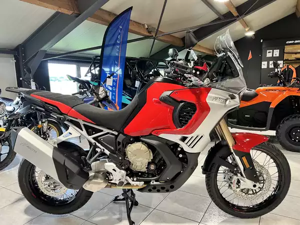 MV Agusta Enduro Veloce 950 - Photo 1