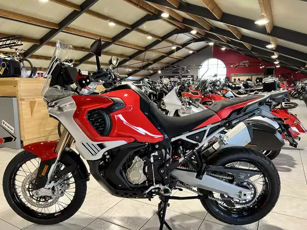 MV Agusta Enduro Veloce 950 - Photo 3