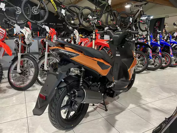 Kymco Super 8 R - Photo 2