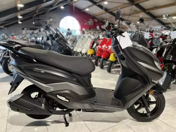 Suzuki Burgman 125 125 - Photo 2