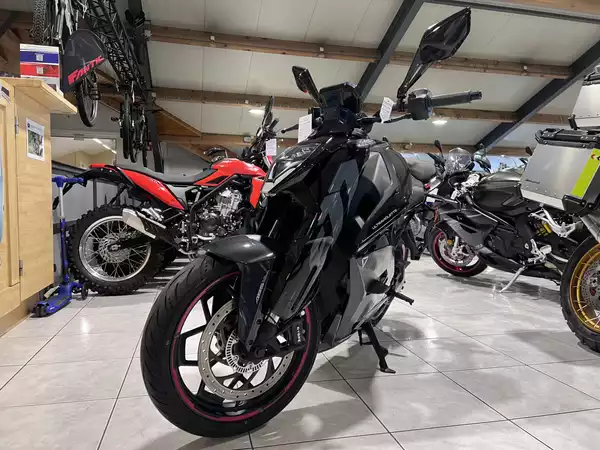 Ultraviolette F77 SuperStreet Cosmic Black - Photo 2