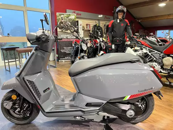 Lambretta X-125 - Photo 3