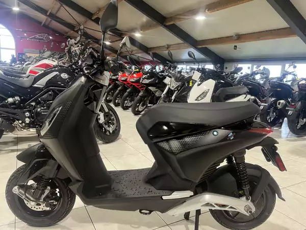 Piaggio 1 PLUS autonomie 68 km en mode WMTC et 100 km en mode ECO B 45km/h - Photo 3