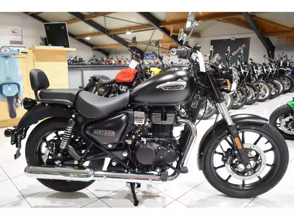 Royal Enfield Meteor 350 STELLAR BLACK - Photo 1