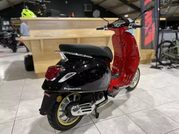 Vespa Primavera 50 Mickey Mouse Edition 4T classe B 45 Km/h - Photo 2