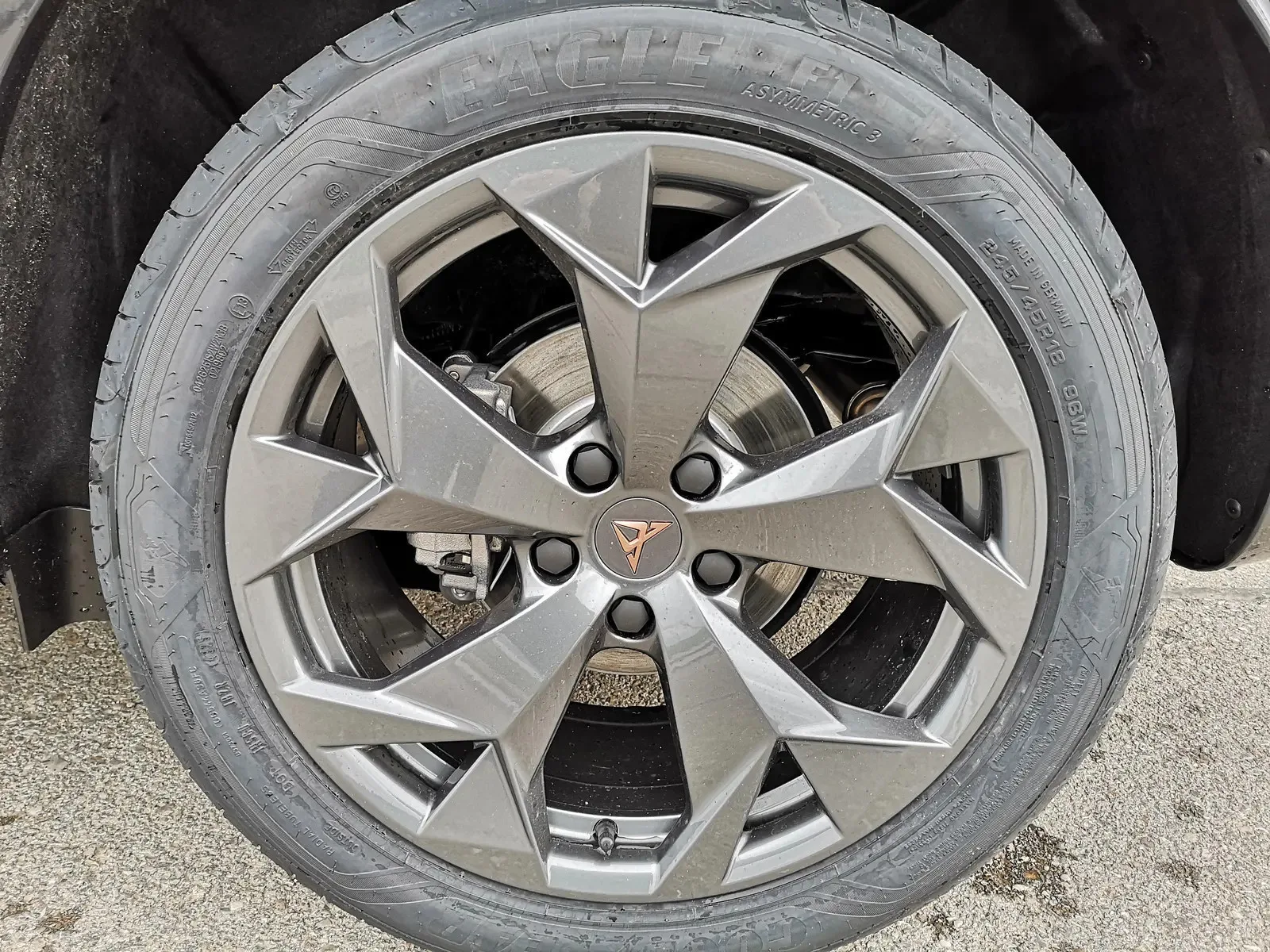 Cupra Formentor 1.5 eTSi DSG 150 - Photo 1