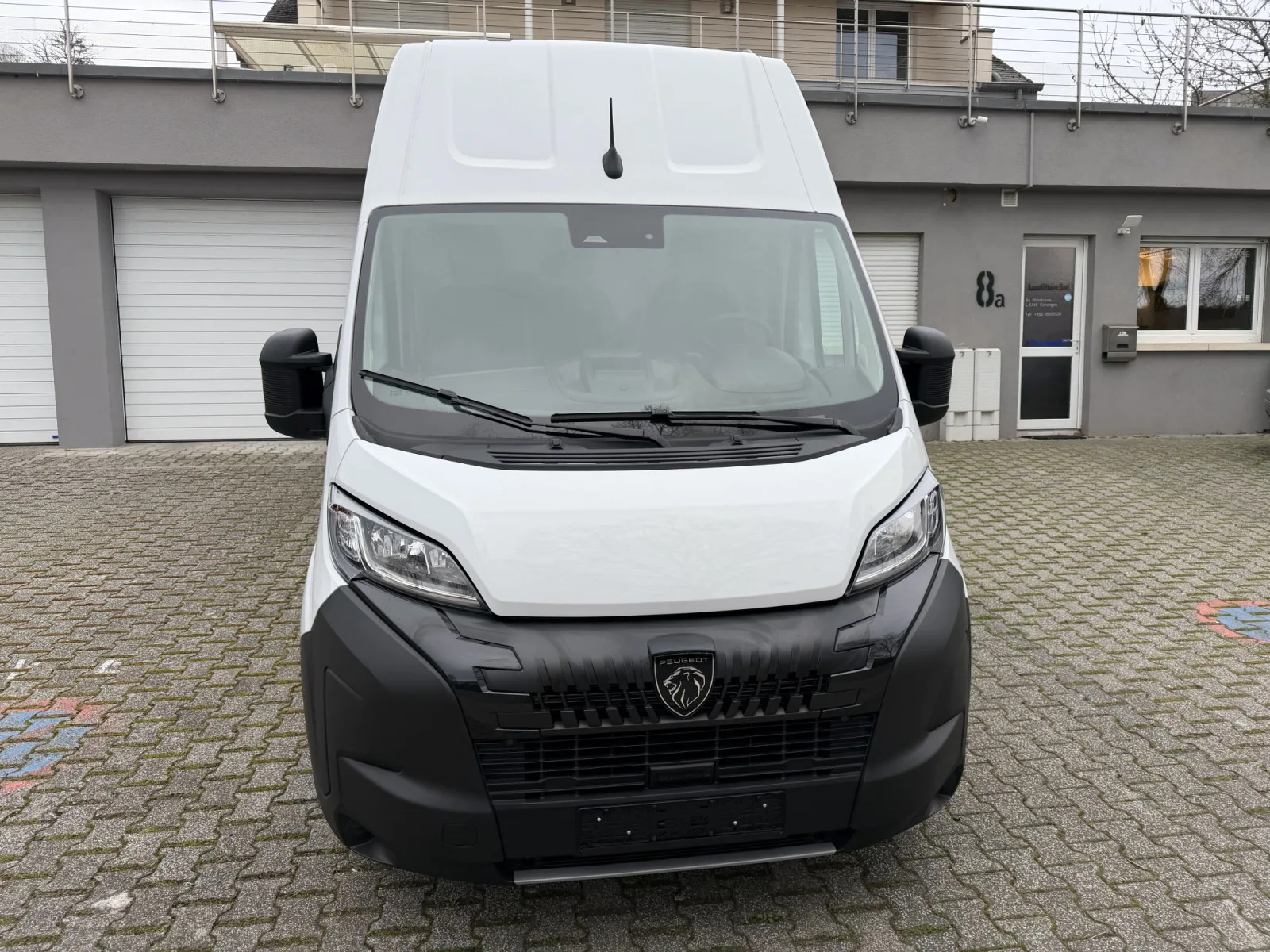 Peugeot Boxer 2.2 BlueHDI EAT8 190 L4H3 335 - Photo 1
