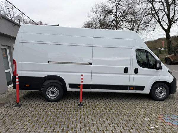 Peugeot Boxer 2.2 BlueHDI EAT8 190 L4H3 335 - Photo 3