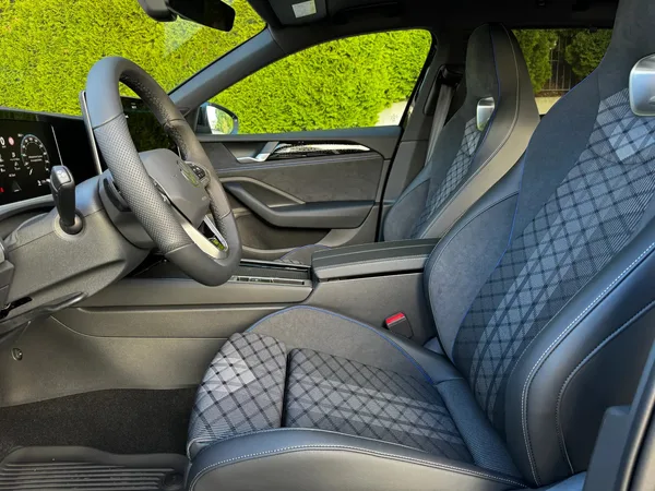 Volkswagen Passat Variant 1.5 TSI e-Hybrid 272 R-Line - Photo 3
