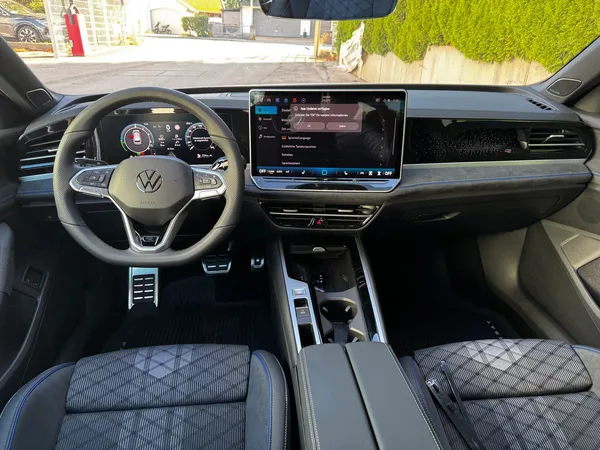 Volkswagen Passat Variant 1.5 TSI e-Hybrid 272 R-Line - Photo 3