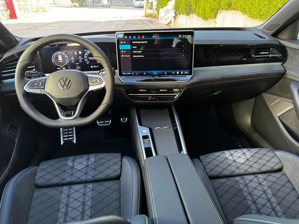 Volkswagen Passat Variant 1.5 TSI e-Hybrid 272 R-Line - Photo 3