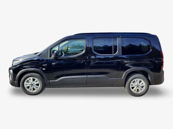 Peugeot Rifter AT 130 L2H1 Allure - Photo 2