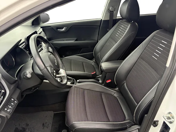 Kia Rio 1.0 T MHEV GT Line DCT - Photo 3
