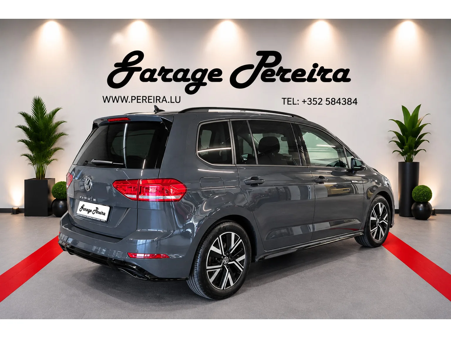 Volkswagen Touran NEW MODEL 2.0 TDI 150 DSG R-LINE 7 SITZE IQ LIGHT NAVI - Photo 1
