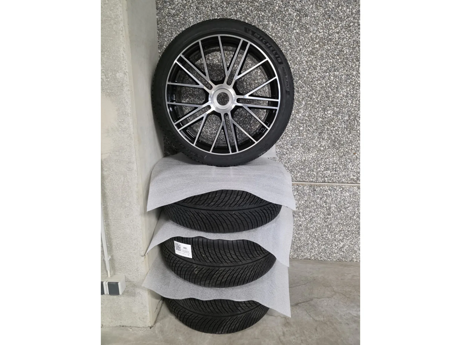 Jantes alu + Pneus hiver 21 275/35 R21 - Photo 1