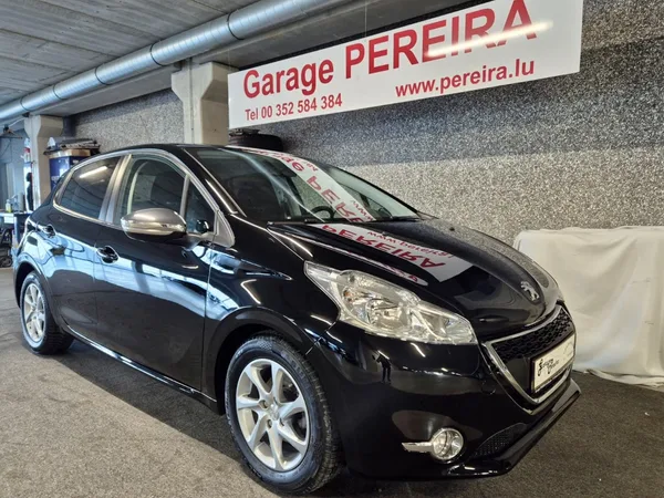 Peugeot 208 1.6 HDI 92 STYLE 1 HAND - Photo 1