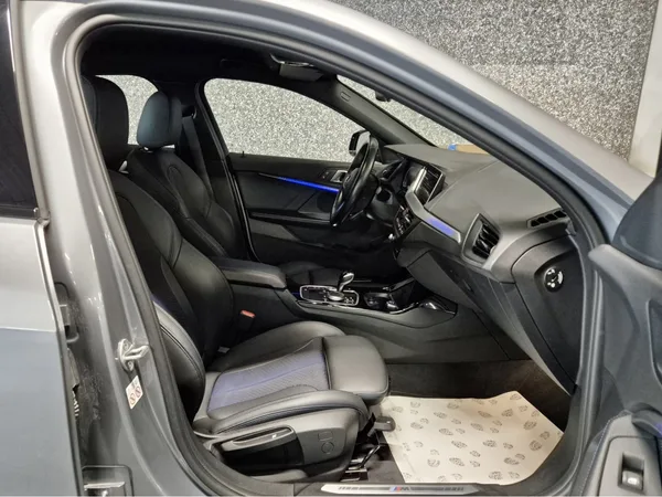 BMW 118 i M SPORT PAKET LED CUIR NAVI - Photo 3