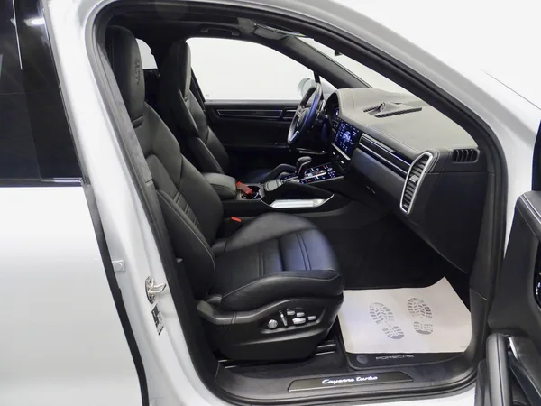 Porsche Cayenne 4.0 TURBO PSCB SPORT DESIGN CARBON APPROVED Hinterradlenkung Roues Directionnels arrière - Photo 3