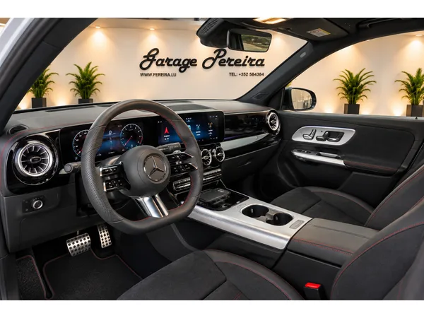 Mercedes-Benz GLB 200 AMG LINE AHK PANO CUIR NAVI 1 HAND - Photo 3