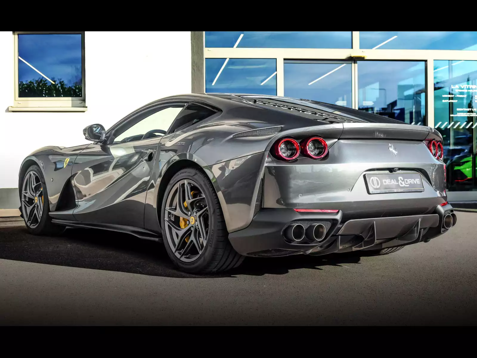Ferrari 812 Superfast 6.5 V12 - Photo 1