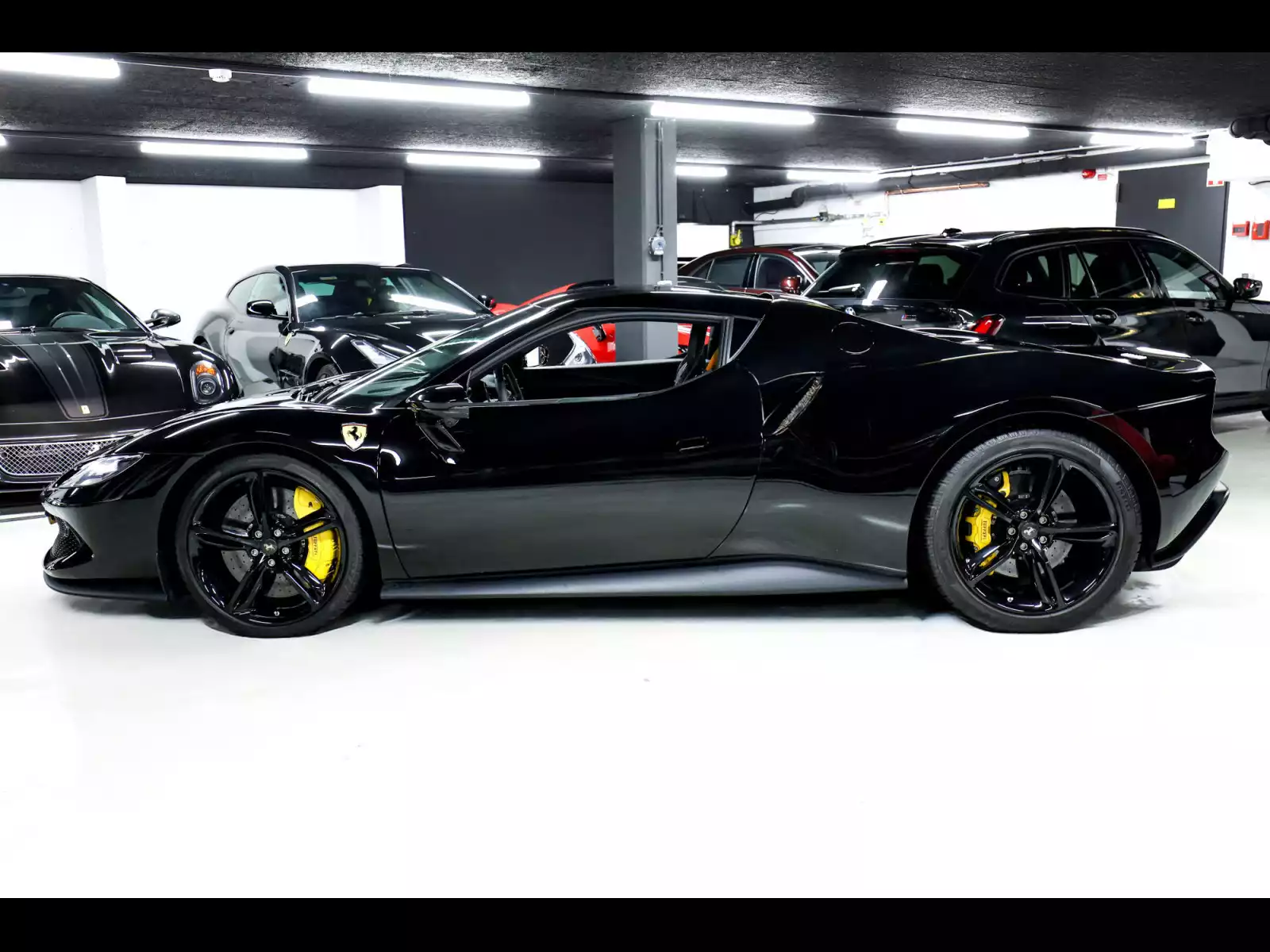 Ferrari 296 GTB (830 CH) - Photo 1