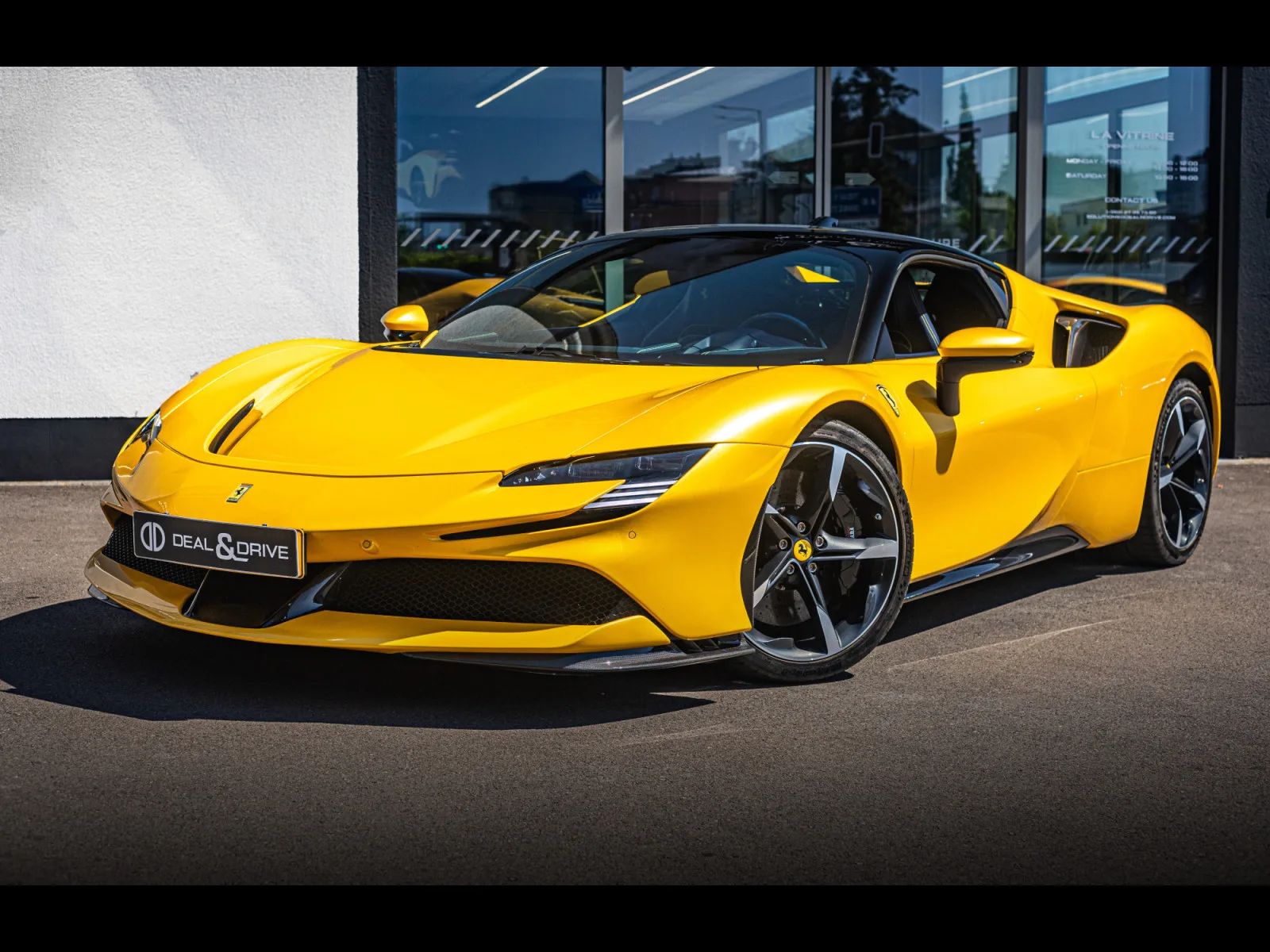 Ferrari SF90 Stradale STRADALE GIALLO 3 STRATO CARBONE BLEU - Photo 1