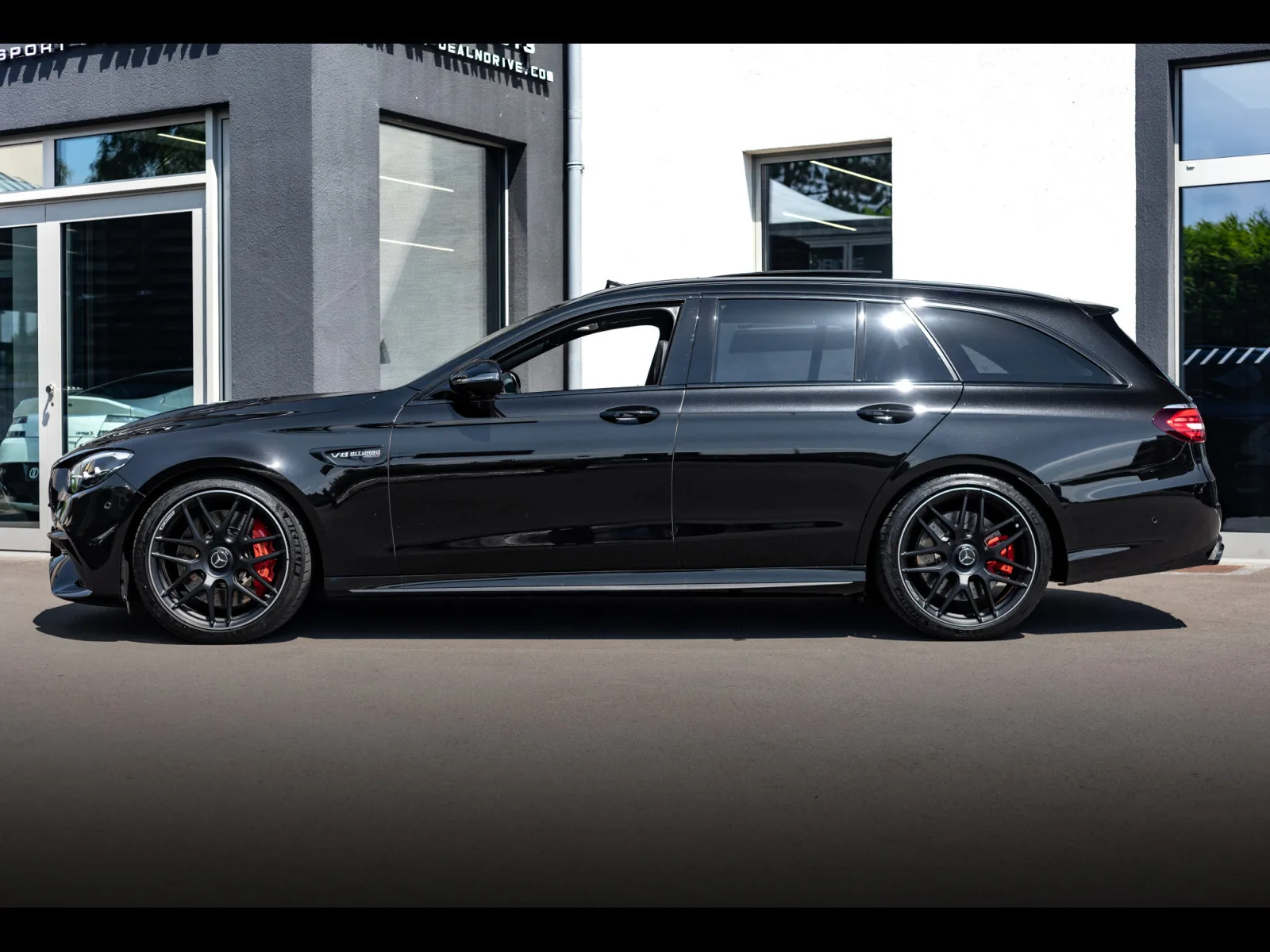 Mercedes-Benz E 63 AMG S T-MODELL (612 CH) - Photo 1