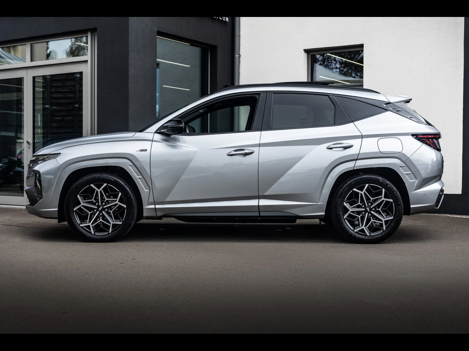 Hyundai TUCSON 1.6 T-GDI PLUG-IN-HYBRID 265 4WD SHINE N-LINE SENSATION - Photo 1