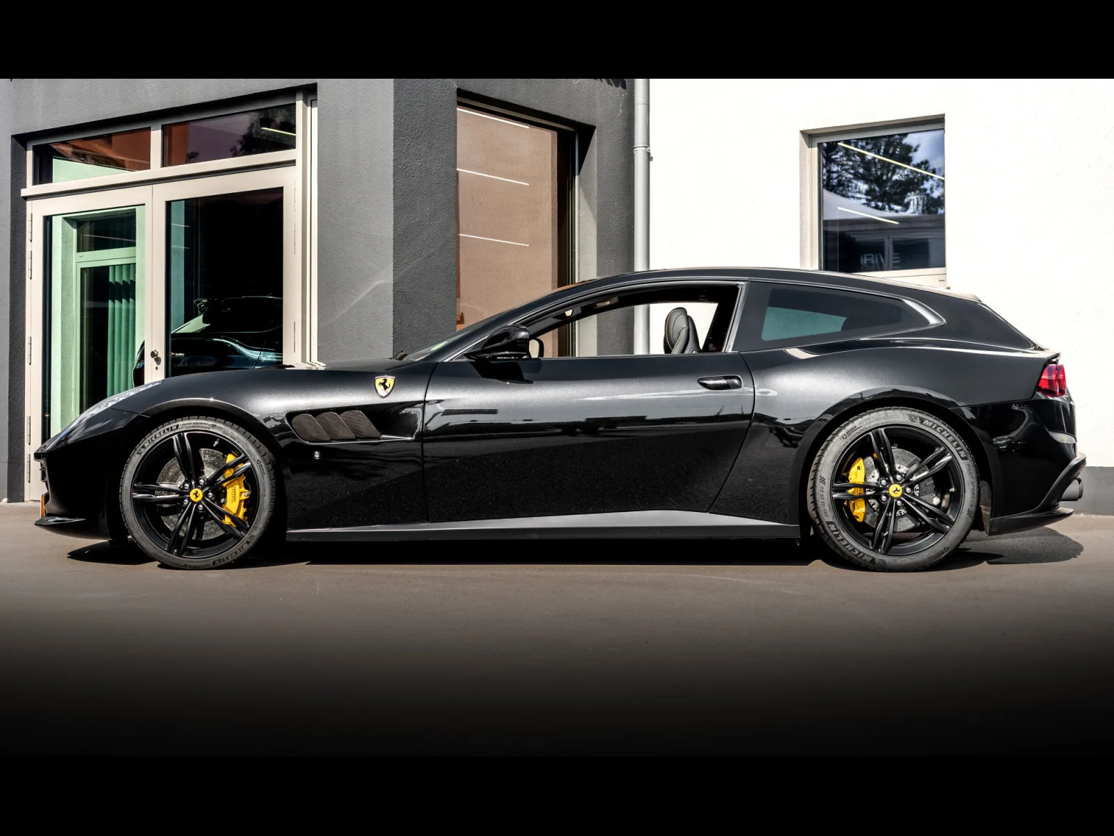 Ferrari GTC4Lusso 6.3 V12 (690 CH) - Photo 1