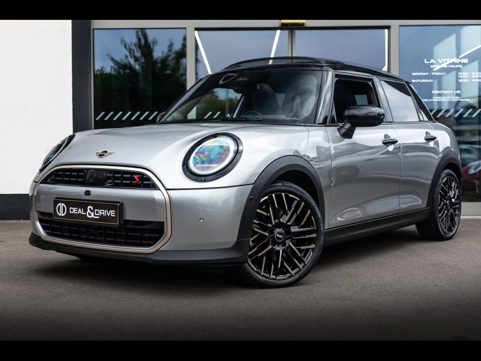MINI Cooper S 5 PORTES AUTO FAVOURED TRIM - Photo 1