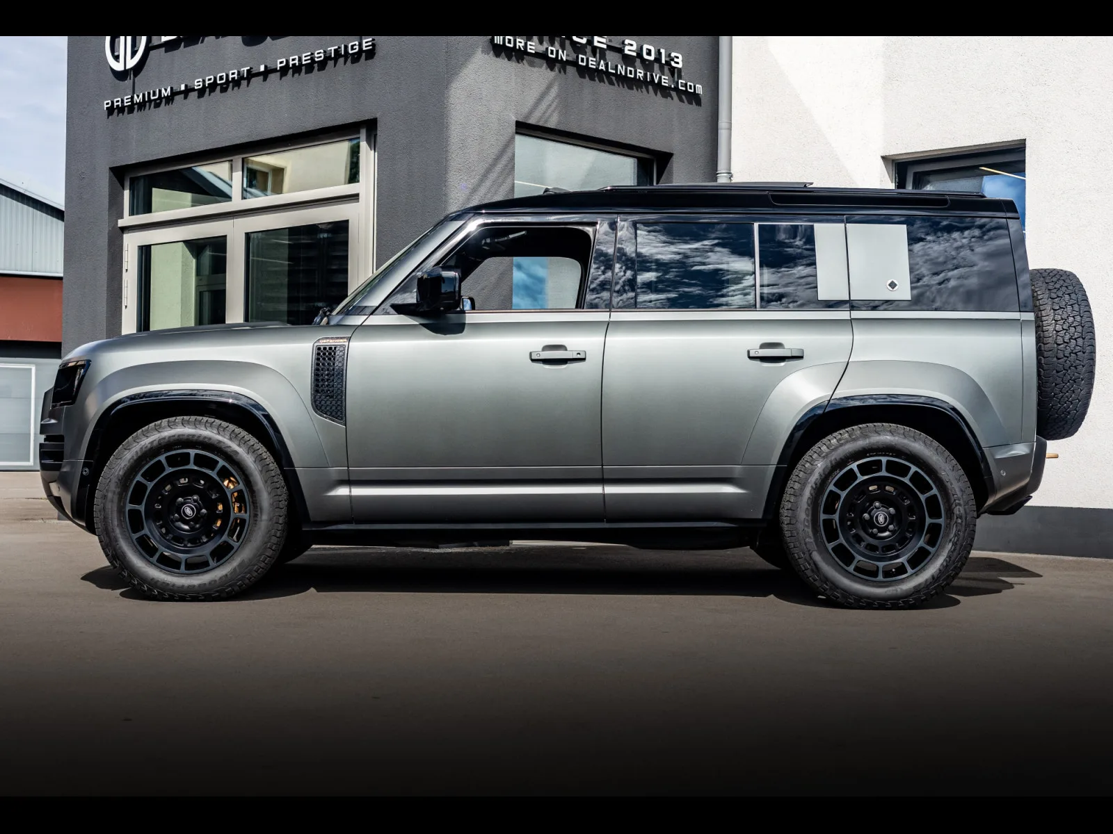 Land Rover Defender 110 V8 P635 MHEV OCTA AWD EDITION ONE - Photo 1