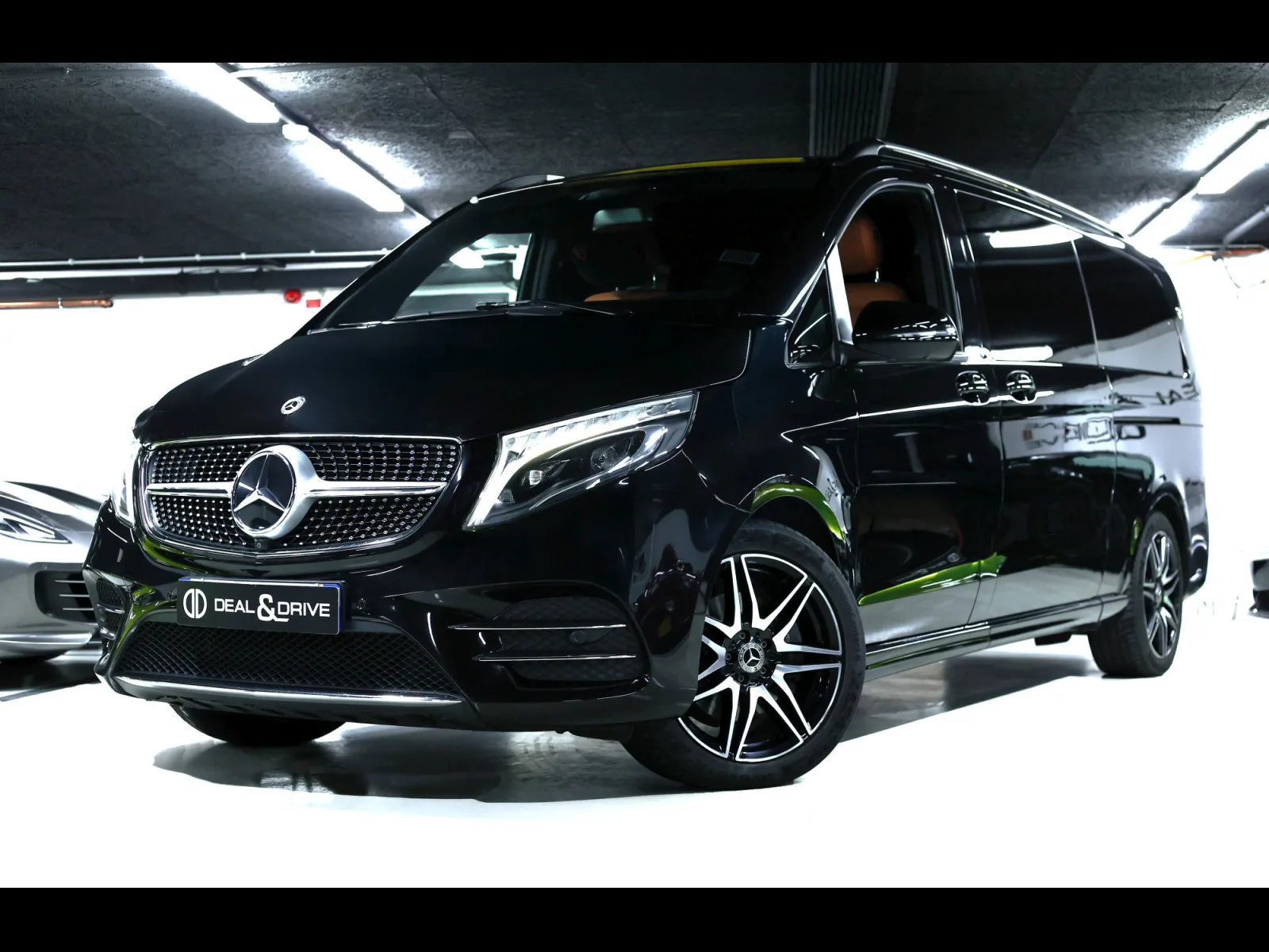 Mercedes-Benz V 300 d 4MATIC EXTRALANG AMG-LINE - Photo 1