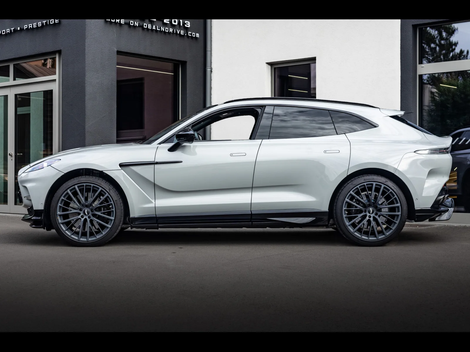 Aston Martin DBX 707 4.0 V8 (707 CH) - Photo 1