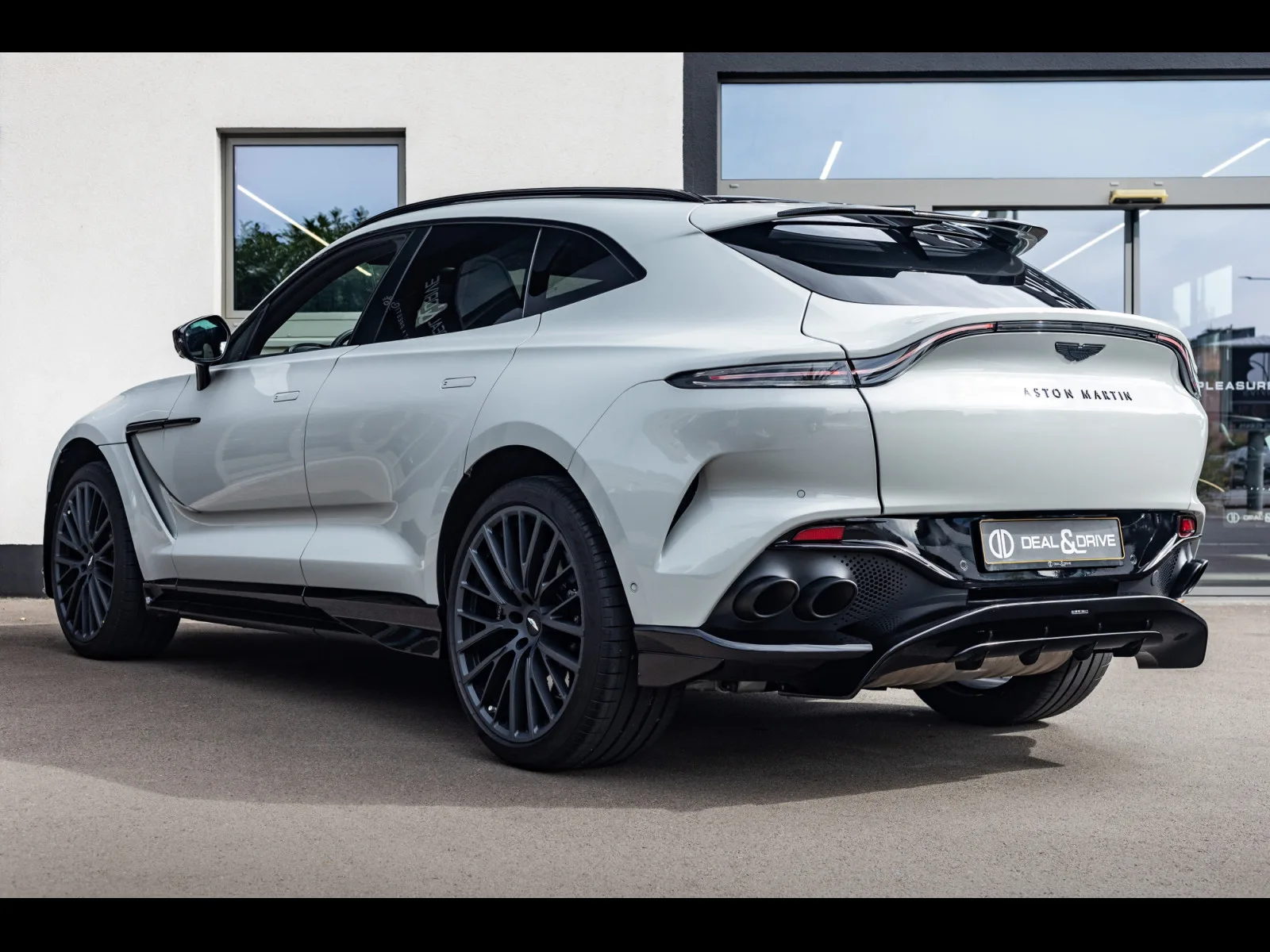 Aston Martin DBX 707 4.0 V8 (707 CH) - Photo 1