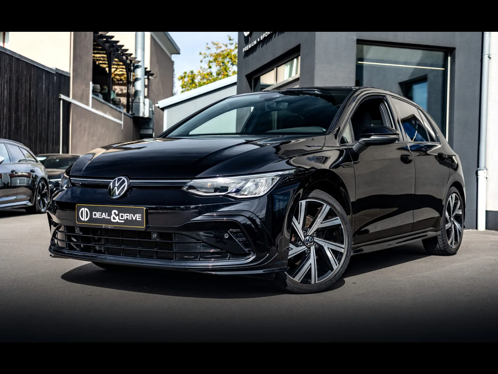 Volkswagen Golf VIII 1.5 eTSI R-LINE DSG7 - Photo 1