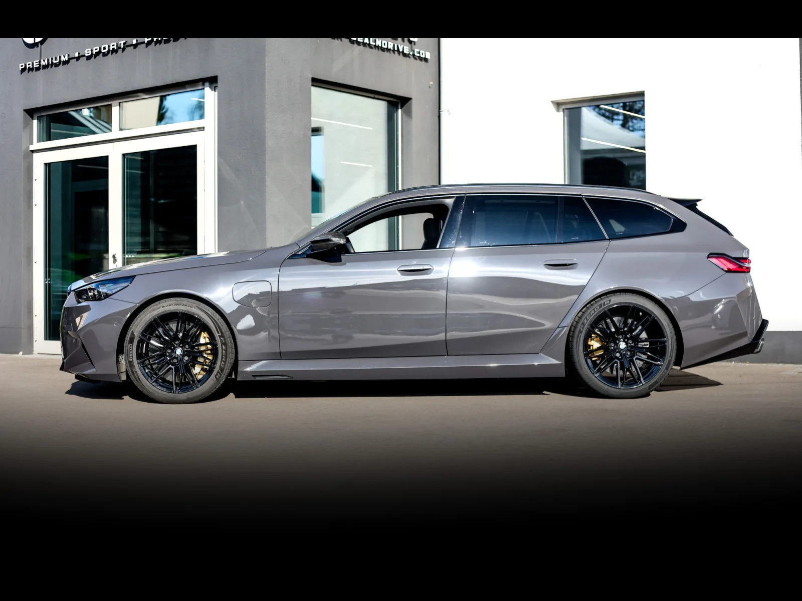 BMW M5 TOURING (G99) - Photo 1