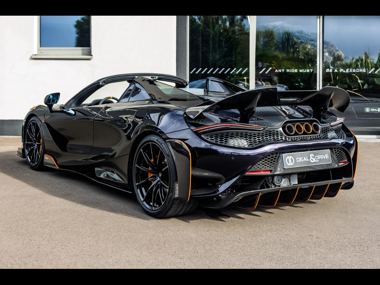 McLaren 765LT Spider 4.0 V8 - Photo 1