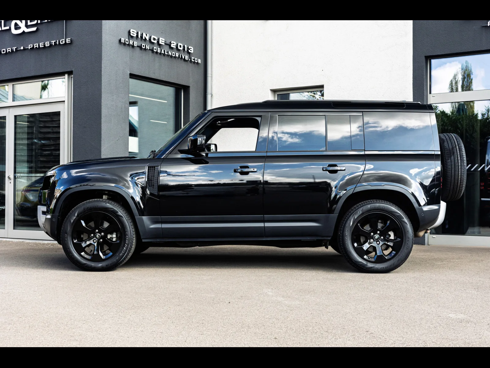 Land Rover Defender 110 D250 HARD TOP S AWD (3-SEAT VERSION) - Photo 1