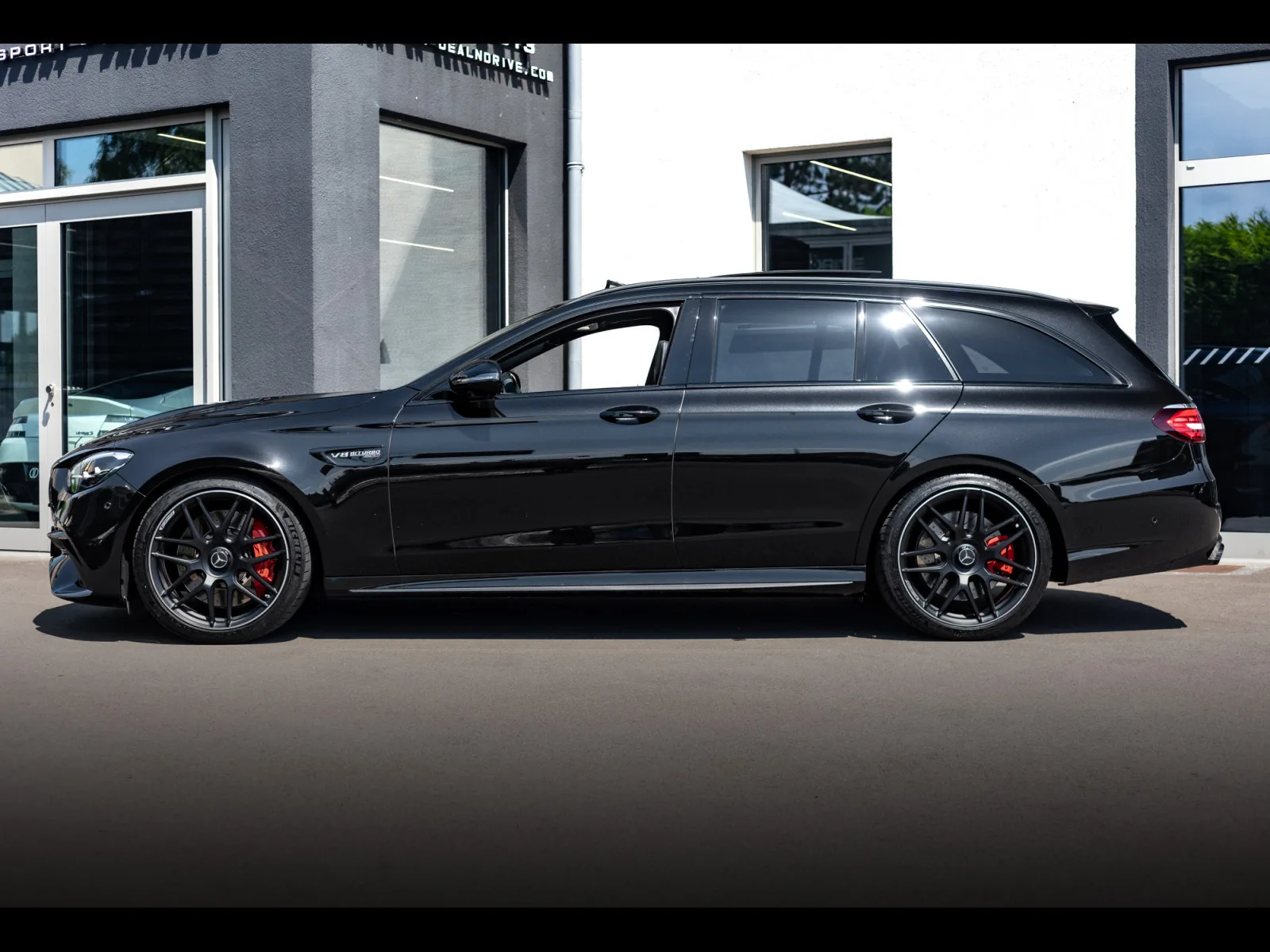Mercedes-Benz E 63 AMG S T-MODELL (612 CH) - Photo 1