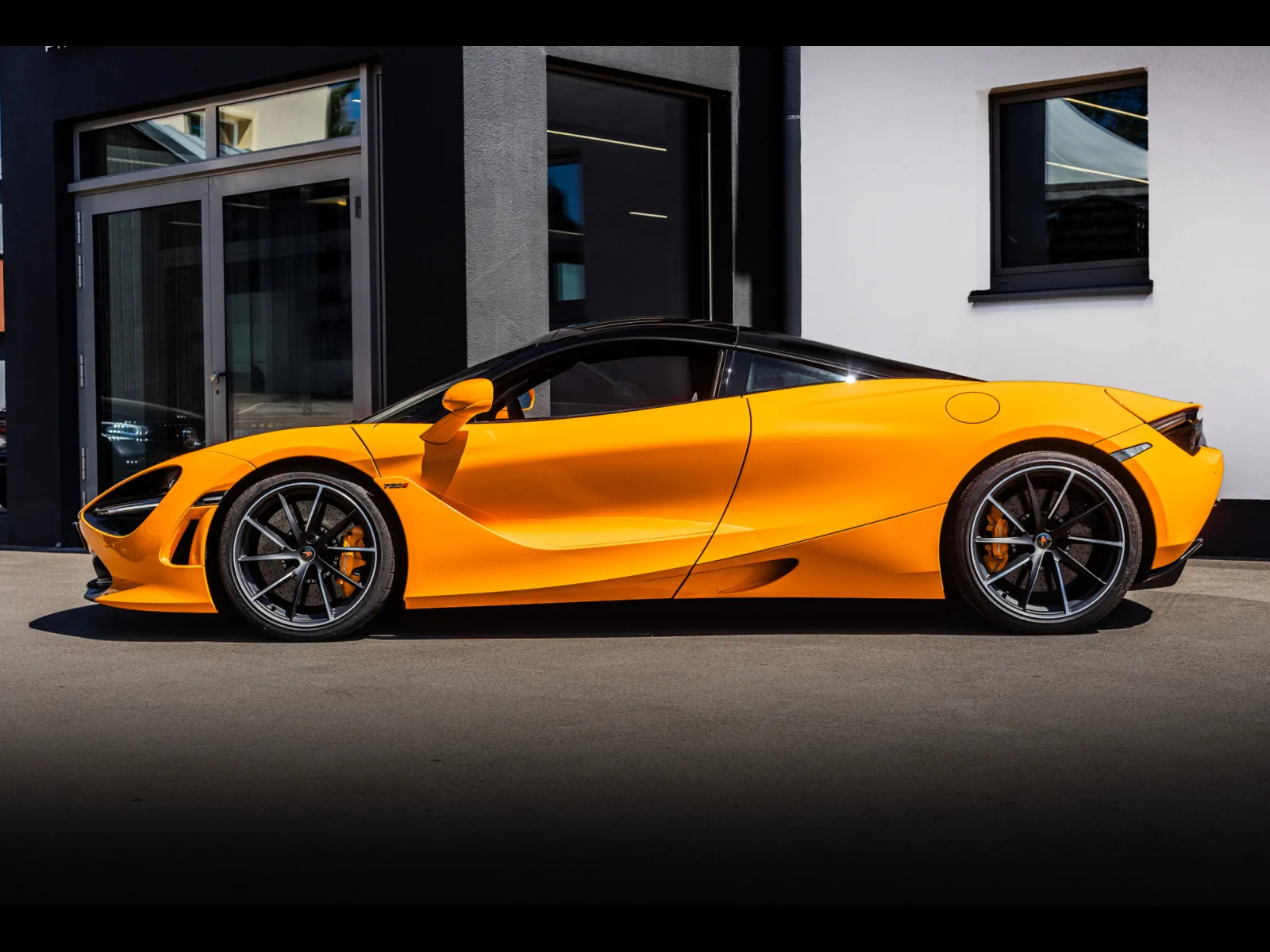 McLaren 720S COUPE - Photo 1
