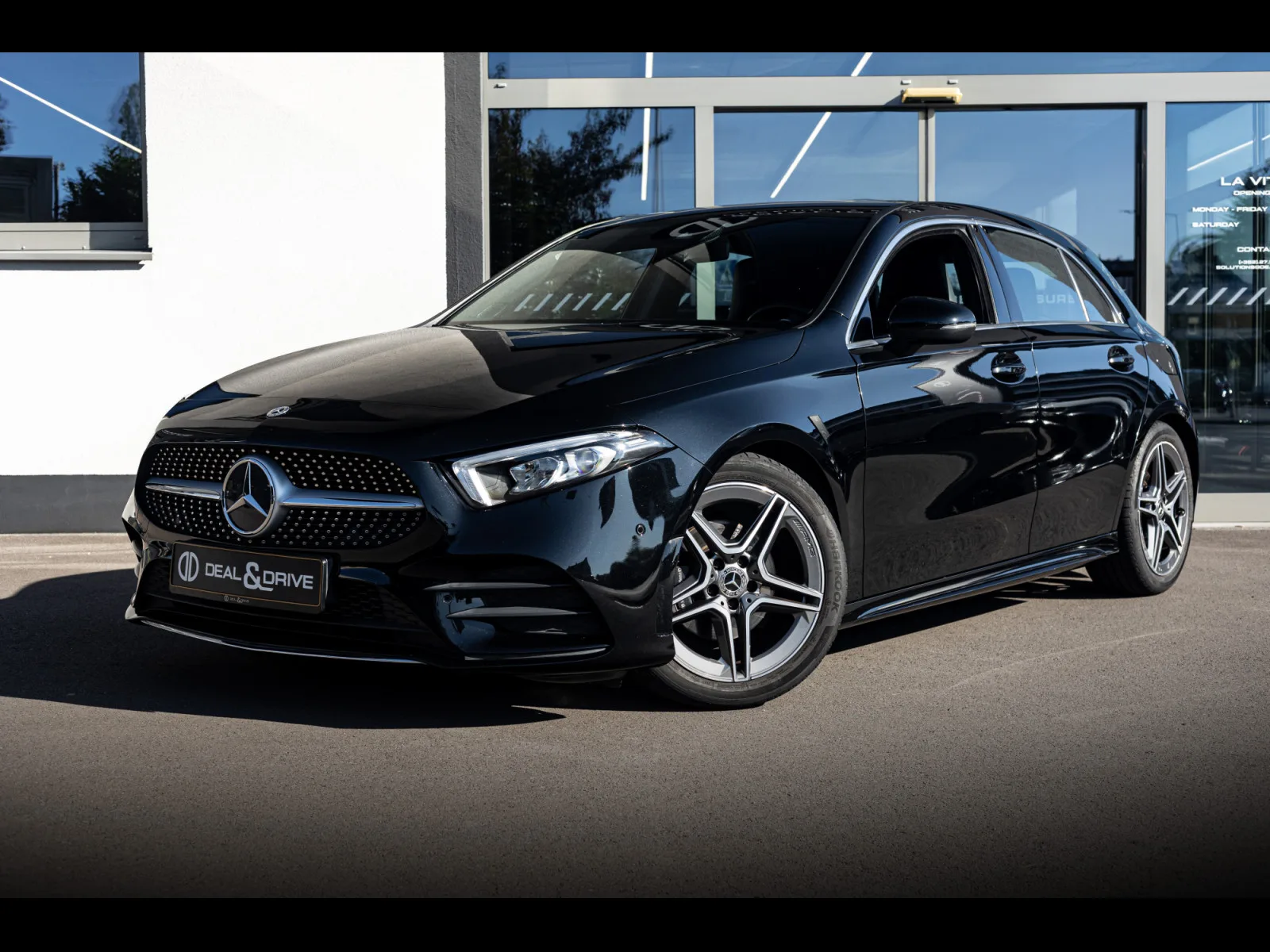Mercedes-Benz A 200 AMG-LINE - Photo 1
