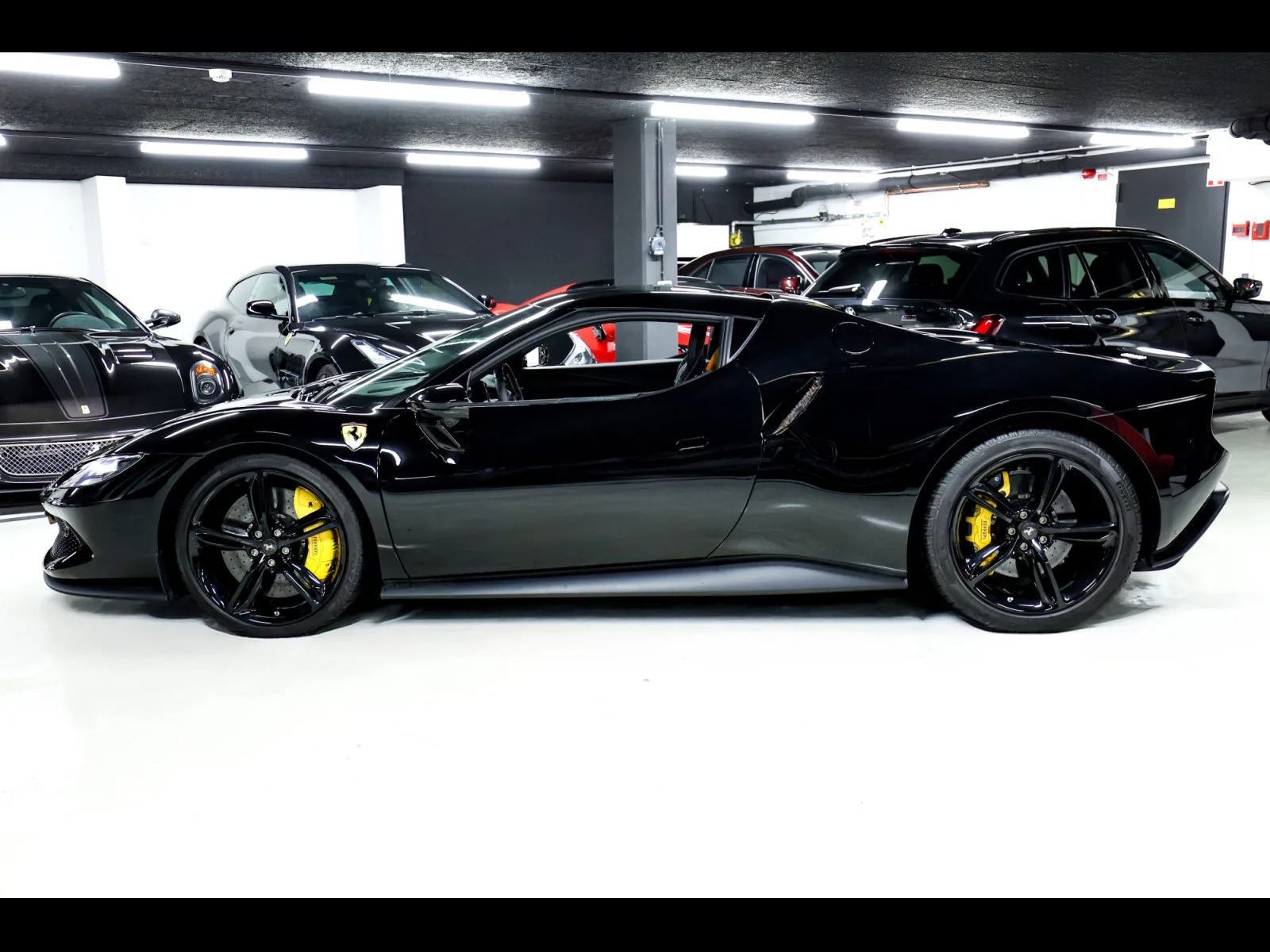Ferrari 296 GTB (830 CH) - Photo 1